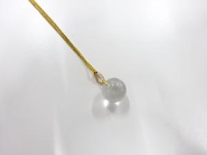 クォーツ　ネックレス